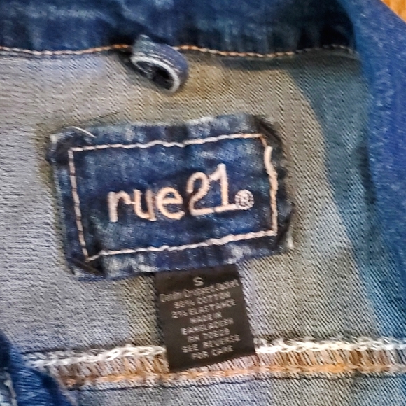 Cropped Jean Jacket - Picture 3 of 3